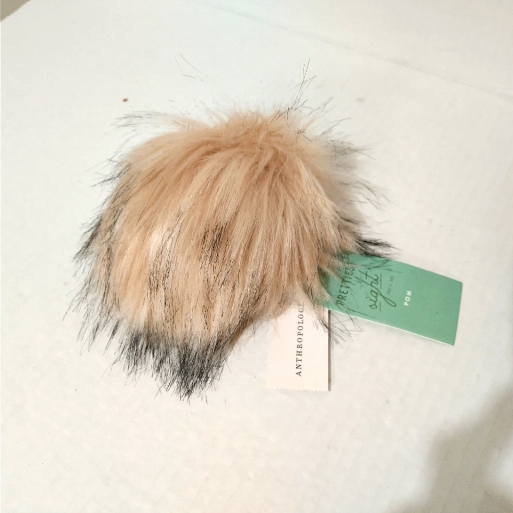 ANTHROPOLOGY Pom Pom